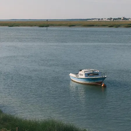 Maison Maa , Corps De Ferme En Entier, A 10 Min De Saint Valery Sur Somme A Pieds Le Long Du Canal 펜션